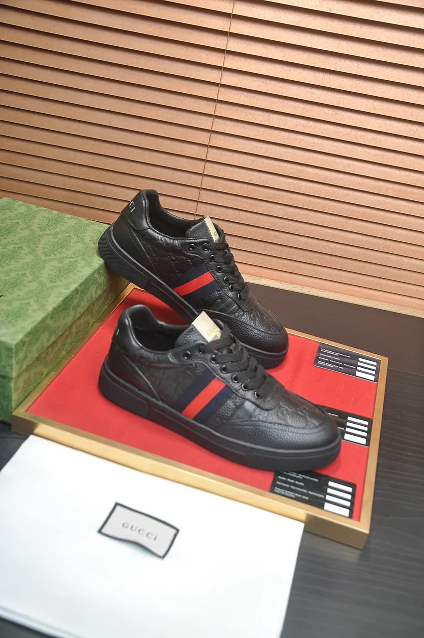 Men's shoes 💰480💶【GUCCI】1:1 men's sports shoes from the official website are now on the market. They are made of original silk cowhide + first-layer sheepskin lining, plus the original 1:1 comfortable outsole from the official website. Fashionable and versatile, super comfortable and breathable! Available in 2 colors: black, standard shoe size 38/45 (custom-made size 45 is non-refundable)